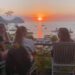 SUNSET HOURS DI LABUAN BAJO: LIVE MUSIC, KELAPA MUDA, DAN CUAN DI UJUNG HARI