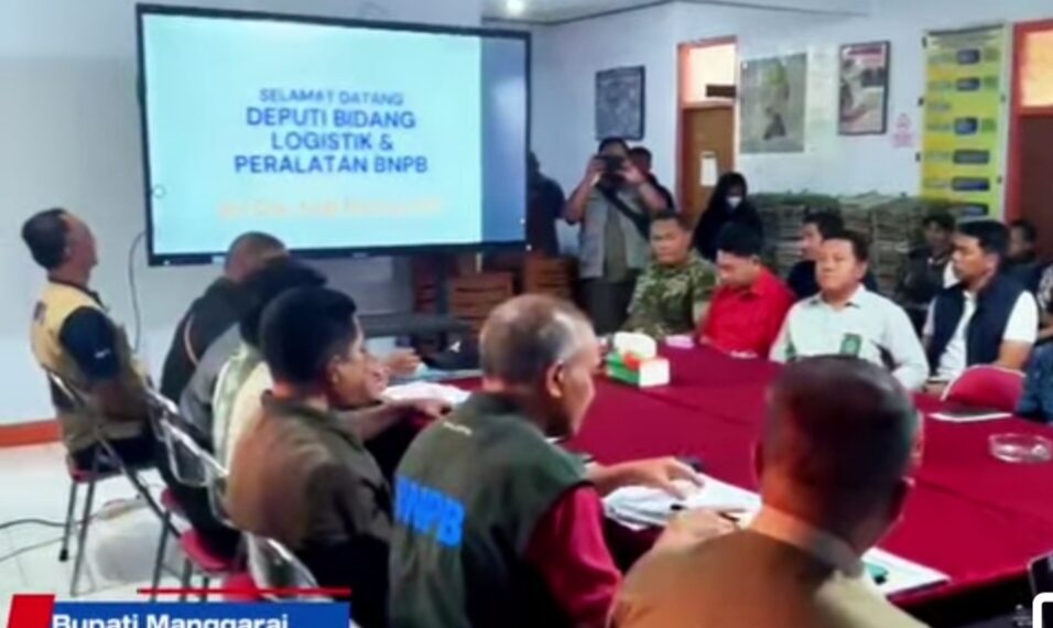 GERAK CEPAT! BUPATI HERY NABIT LAPOR LANGSUNG KE DEPUTI BNPB ANDI EVIANA DI POSKO TANGGAP DARURAT MANGGARAI, JUMAT 25 SEPTEMBER 2026 – APRESIASI PUSAT, LOGISTIK TERUS MENGALIR SEJAK 15 AGUSTUS