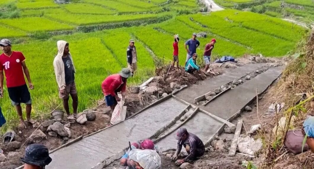 BREAKING MALAM INI! KADIS PUPR MATIM FERDI MBEMBOK JAWAB VIRAL RONDO WOING: PEMERINTAH TIDAK TIDUR, KAPASITAS FISKAL TERTEKAN AKIBAT EFISIENSI ANGGARAN NASIONAL!